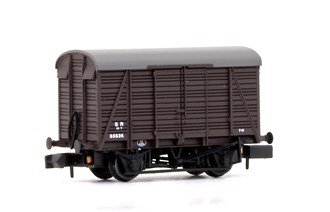 Graham Farish 377-430 [N] 1:148 SR 12T Ventilated Van 2+2 Planked - SR Brown